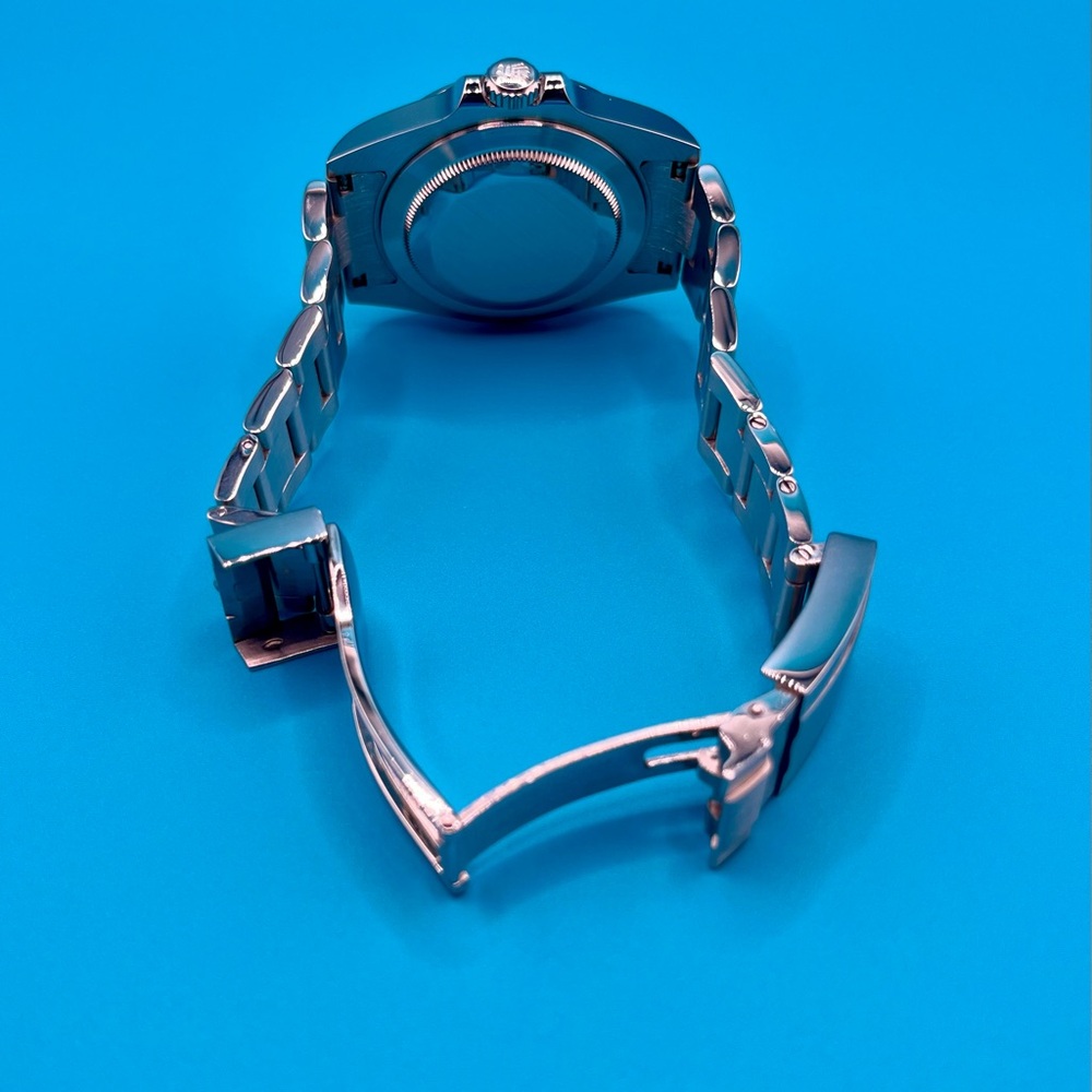Stainless Steel Watch with Black Dial Homage - Picture 5 of 7